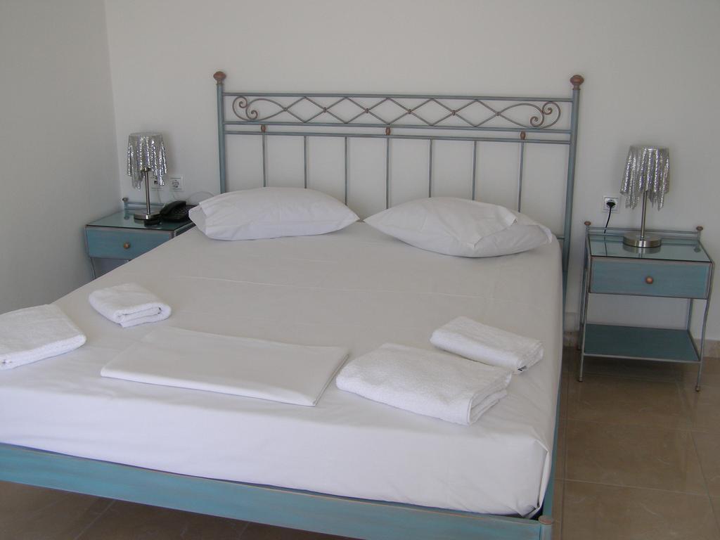 Apollon Village Hotel Anafi Esterno foto